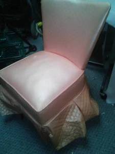 lot 242 image: Midcentury pink swivel chair classic