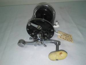 lot 256 image: Penn no. 155-21 fishing reel - Salt water