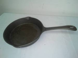 lot 283 image: Cast 8  cast pan, Skillet  Excellent.