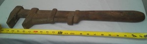 lot 301 image: Heavy Duty Pipe Wrench