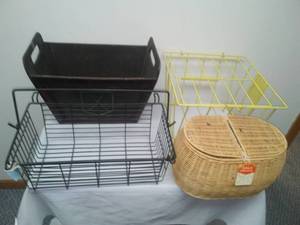 lot 330 image: Metal, wood & wicker baskets