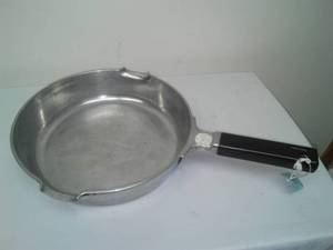 lot 338 image: 11 in.  Dansk Gourmet Skillet