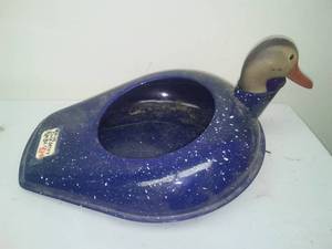 lot 340 image: Blue enamel ware bed pan