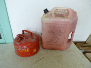 lot 29 image: 2 Gas Cans