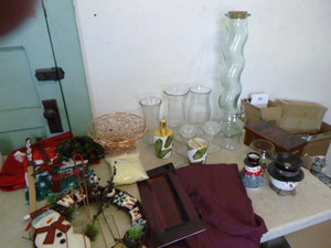lot 42 image: Variety of Home Dcor