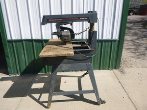 lot 5 image: Craftsman Radial Saw