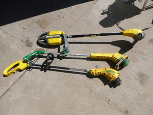 lot 13 image: 3 Weed Whips