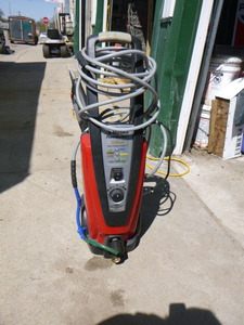 lot 15 image: Husky Power Washer