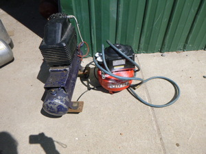 lot 16 image: 2 Air Compressors