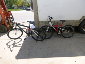lot 52 image: 2 Mountain Bicycles