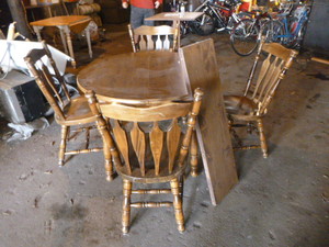 lot 55 image: Dinette Table and Chairs