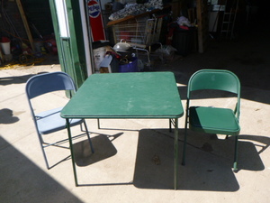 lot 62 image: Card Table with 2 Chairs