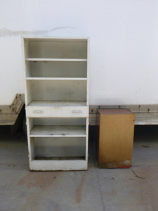lot 63 image: 2 Metal Cabinets