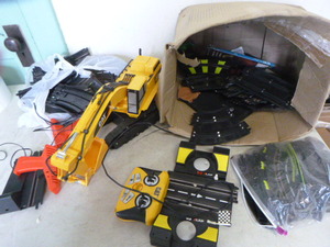lot 82 image: Lot of Race Car Tracks