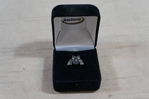 lot 4 image: Vintage Jostens Class Ring