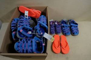 lot 47 image: Kids Shoes