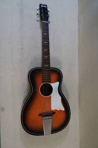 lot 30 image: Vintage Astro 34 Scale Guitar
