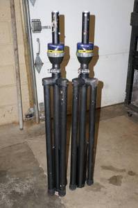 lot 23 image: 2 Speaker Monitor Tripod Stands