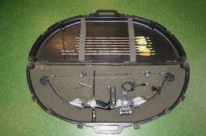 lot 78 image: PSE Fire-Flite RH Compound Bow
