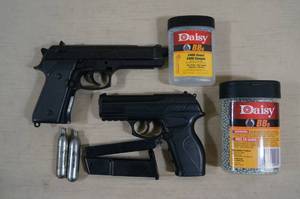 lot 80 image: 2 CO2 Pellet Gun Pistols