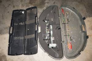 lot 81 image: PSE Nitro RH Compound Bow