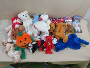 lot 69 image: Lot of Beanie Babies