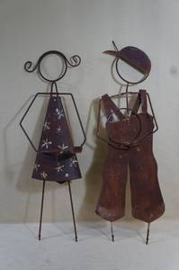 lot 88 image: BoyGirl Metal Yard Ornament Set
