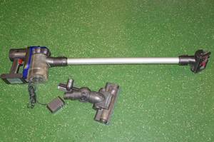 lot 91 image: Dyson Cordless Vacuum