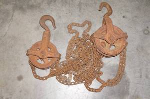 lot 104 image: Chain Hoist