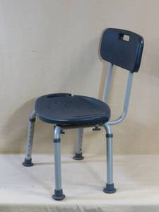 lot 114 image: Equate Shower Chair