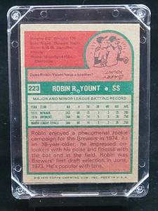 lot 50 image: 1975 Topps Baseball Robin Yount Rookie Card