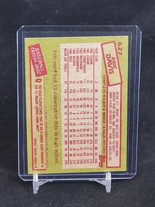 lot 126 image: 1985 Topps Baseball Eric Davis Rookie Card # 627