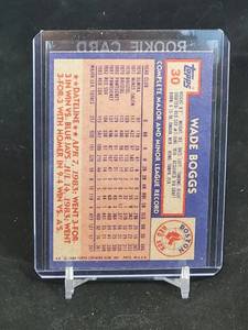 lot 127 image: 1984 Topps Baseball Wade Boggs Rookie Card # 30