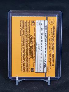 lot 102 image: 1989 Donruss Baseball Ken Griffey Jr Rookie Card # 33