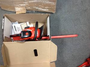 lot 46 image: ECHO 18 in. 40.2 cc Gas 2-Stroke Cycle Chainsaw in good condition