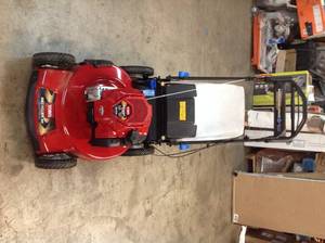 lot 49 image: Toro Recycler 22 in. SmartStow Personal Pace Variable Speed High-Wheel Drive Gas Walk Behind Self Propelled Lawn Mower in good condition