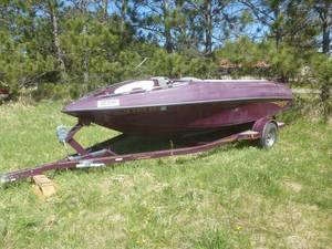 lot 3 image: 2000 Crowline Fiberglass Boat