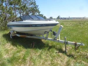 lot 5 image: 1988 Sunbird 17 Fiberglass Boat