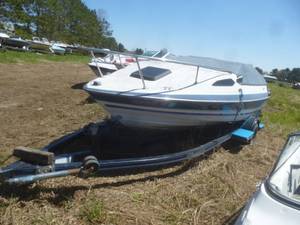 lot 9 image: 1987 Bayliner Capri