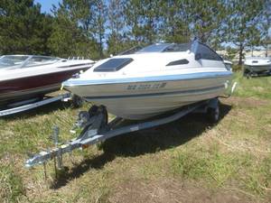 lot 13 image: 1988 Bayliner Capri 17