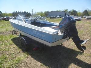 lot 14 image: 1975 Crestliner Muskie 550