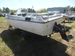 lot 27 image: 1974 Larson 18 Fiberglass Boat