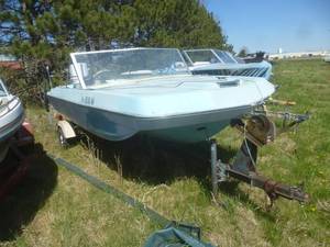 lot 31 image: Blue Chrysler Boat