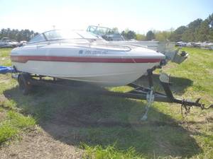 lot 34 image: 1995 Donzi 18 Fiberglass Boat