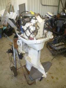 lot 129 image: 1983 Johnson V-4 90 Hp