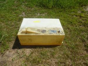 lot 147 image: Poly Fuel Tank Cube