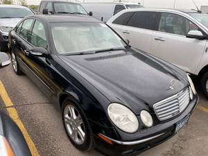 lot 4 image: 2005 Mercedes E500 4Matic