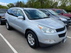 lot 13 image: 2009 Chevrolet Traverse AWD 2LT