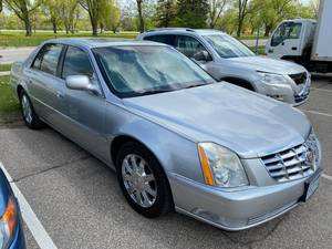 lot 18 image: 2008 Cadillac DTS