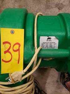 lot 39 image: B-Air Kodiak 1 HP Bounce House Blower, Green